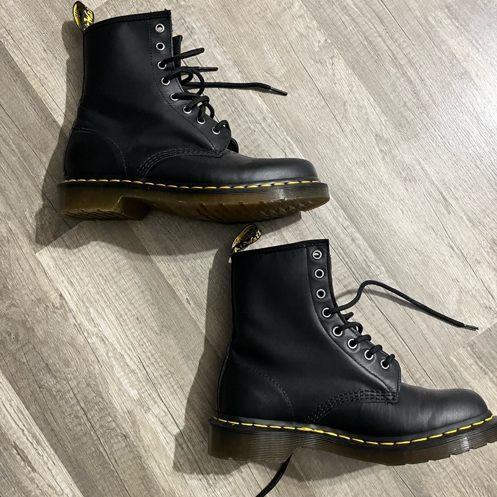 Women’s size 8 Doc Martens boots